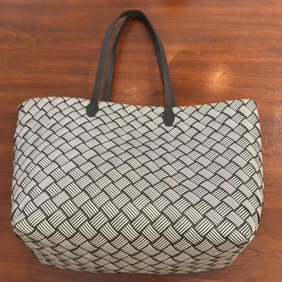 Henri Bendel Woven Tote Bag - Picture 2 of 9